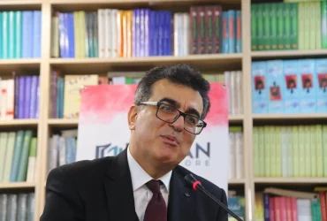 ڕاڤەکاریی دوو بەیت شێعری مەولەوی تاوەگۆزی